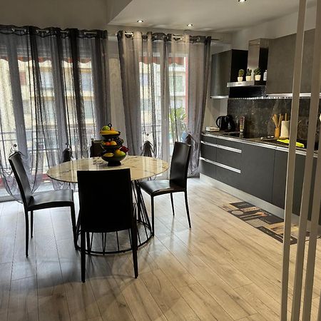 Gorgeous 2 Bedrooms Holiday Apartement Nice Exterior photo